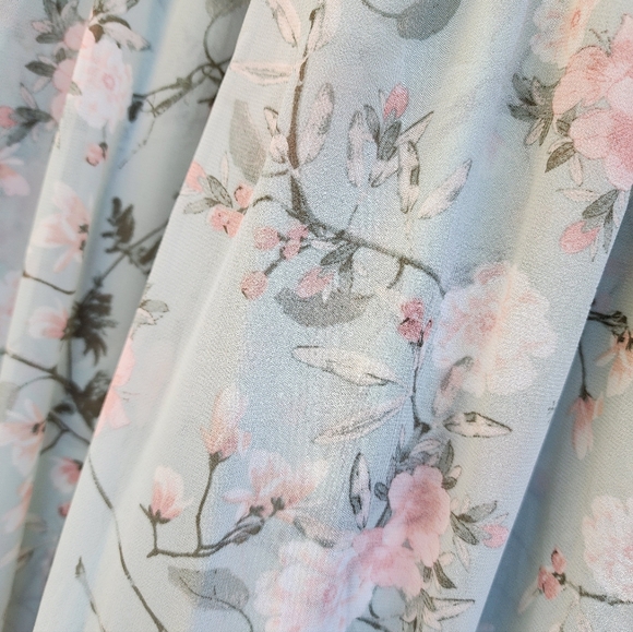 Stunning High Low Dress - Picture 3 of 6